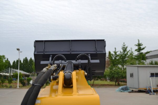 New TYPHON Wheel Loader with Kubota D1105 engine 24 hp 1 ton Load USA - Image 7